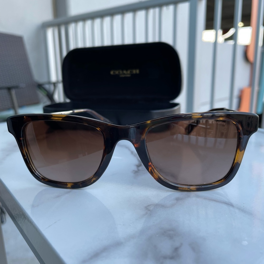 Coach Sunglasses HC 8279U 5120T5 new with case